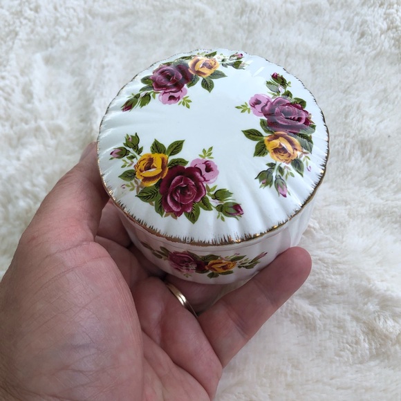 Cottage Rose Trinket box - Picture 6 of 6